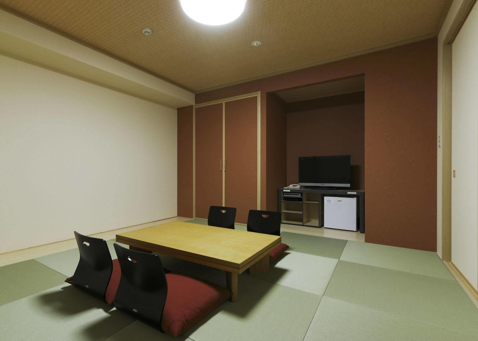 Hotel Rich Osaka Airport 3*